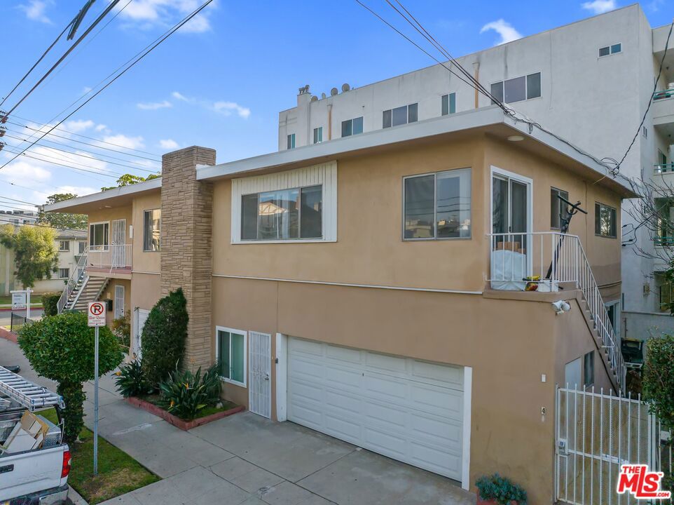 1301 S Saltair Avenue 2 Property Photo 11