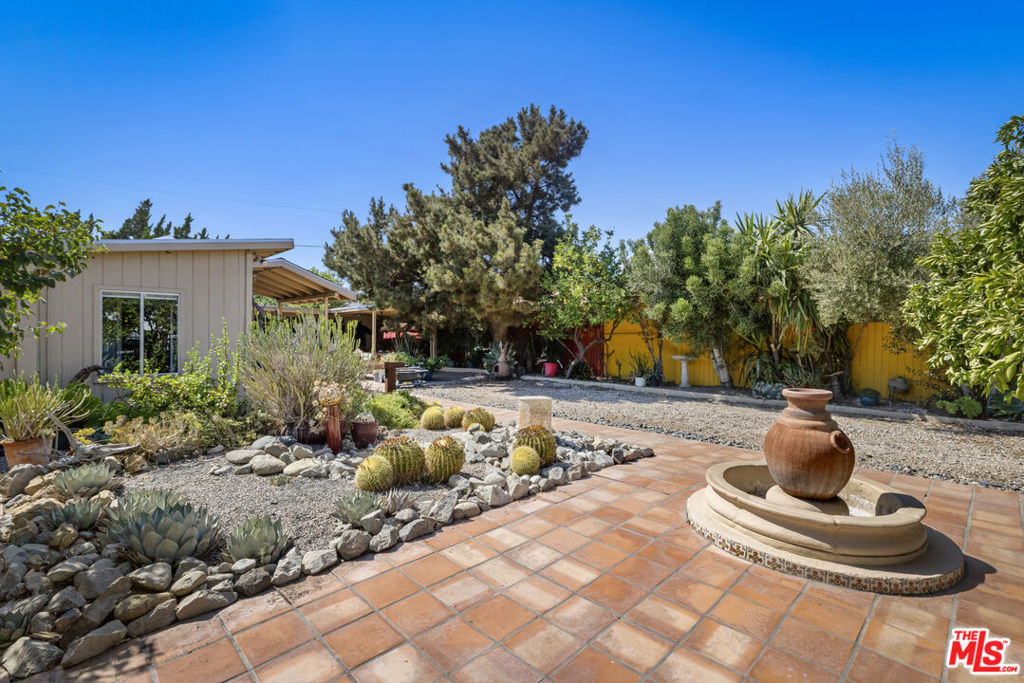 6033 Fulcher Avenue Property Photo 1