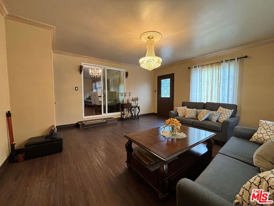 6550 Van Noord Avenue Property Photo 14
