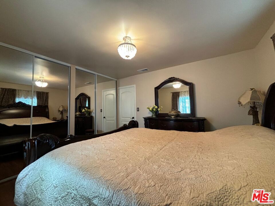 6550 Van Noord Avenue Property Photo 18