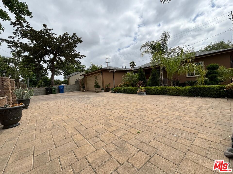 6550 Van Noord Avenue Property Photo 28