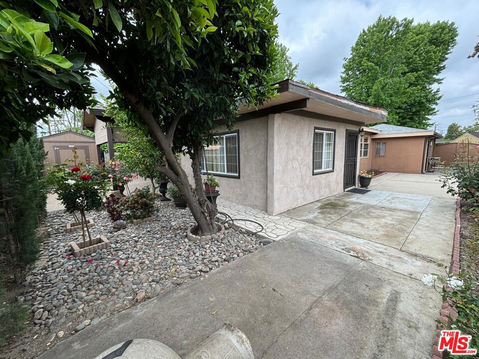 6550 Van Noord Avenue Property Photo 32