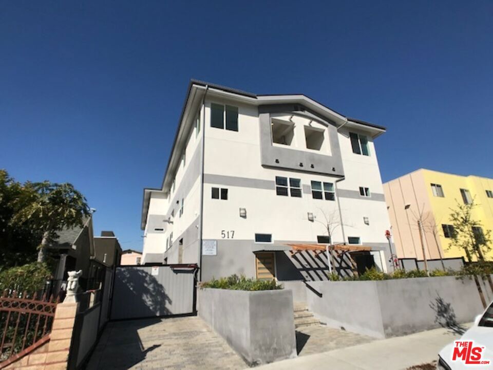 517 N Harvard Boulevard Property Photo 1