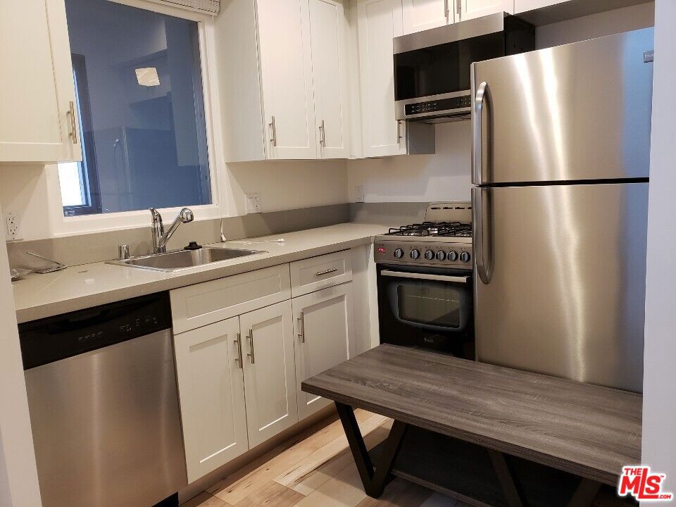 517 N Harvard Boulevard Property Photo 6