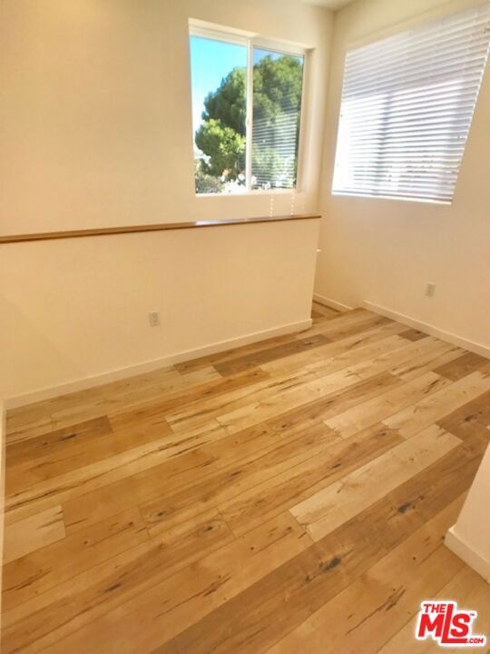 517 N Harvard Boulevard Property Photo 17