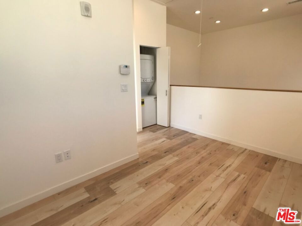 517 N Harvard Boulevard Property Photo 18