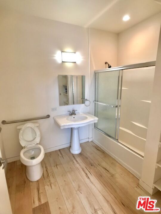 517 N Harvard Boulevard Property Photo 35