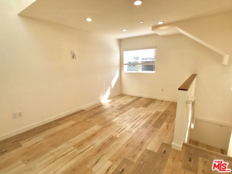 517 N Harvard Boulevard Property Photo 38