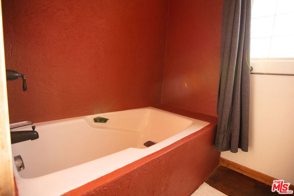 6767 California Avenue Property Photo 12