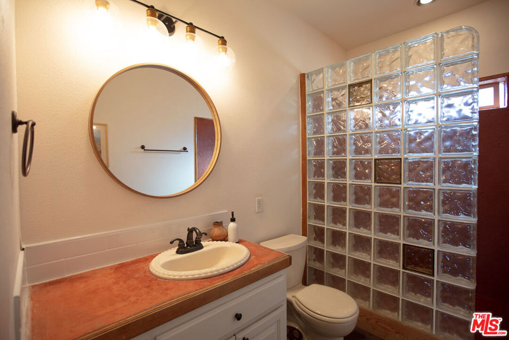 6767 California Avenue Property Photo 14