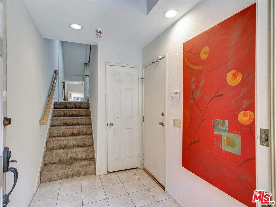 14063 Lemoli Avenue Property Photo 3