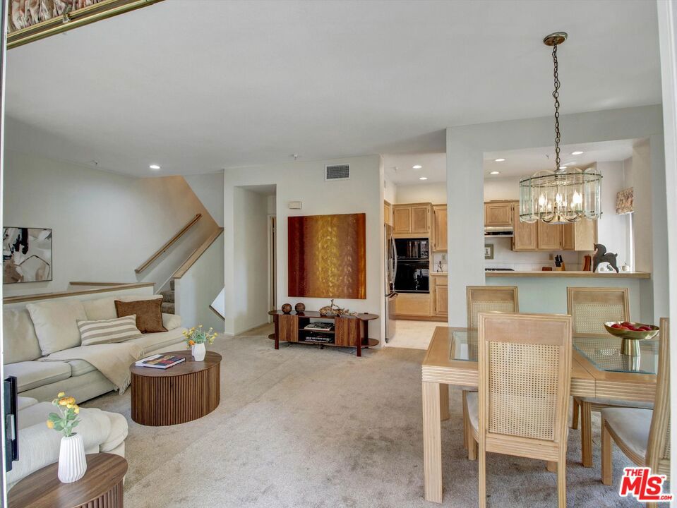 14063 Lemoli Avenue Property Photo 4