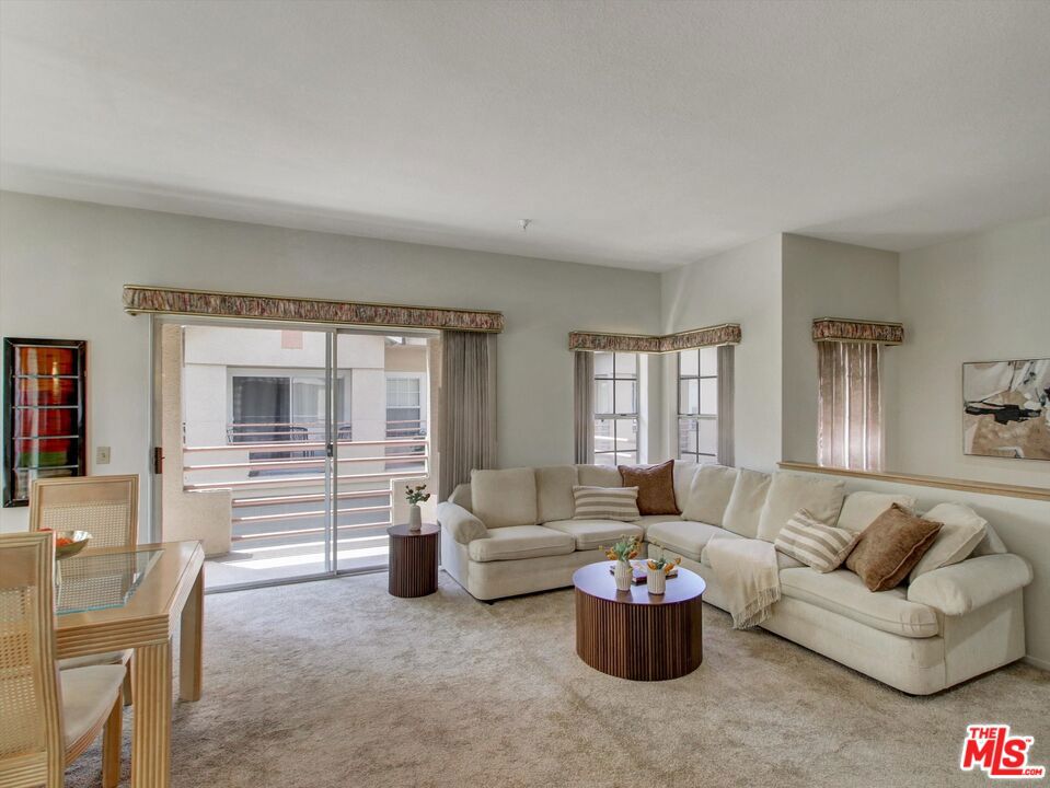 14063 Lemoli Avenue Property Photo 8