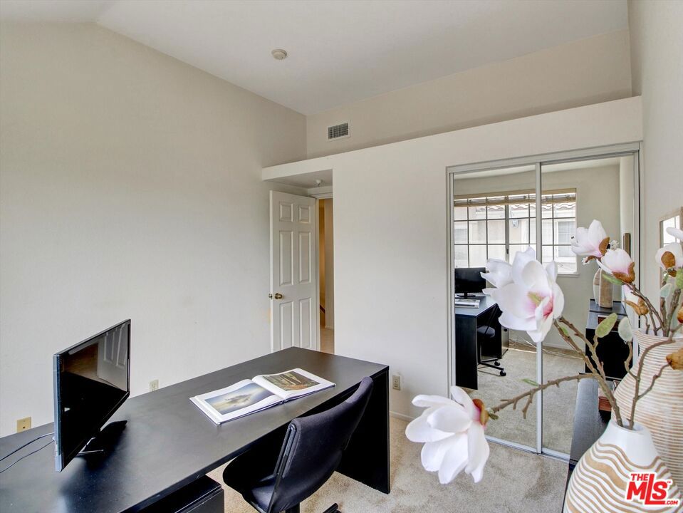 14063 Lemoli Avenue Property Photo 18