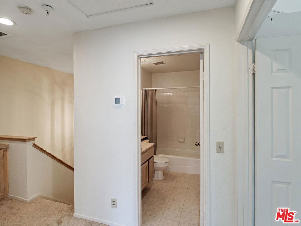 14063 Lemoli Avenue Property Photo 20