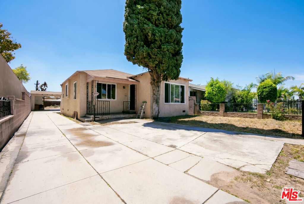 4448 E 56th Street Property Photo 1