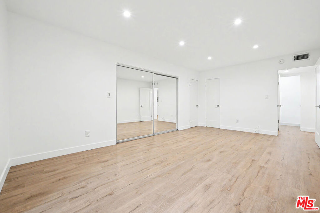 136 S Palm Drive 103 Property Photo 12