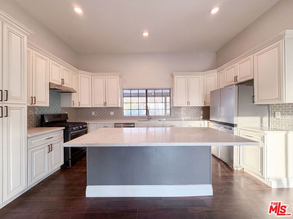 1401 60th Street Property Photo 2