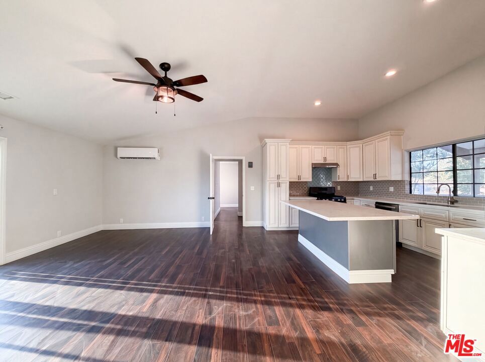 1401 60th Street Property Photo 3
