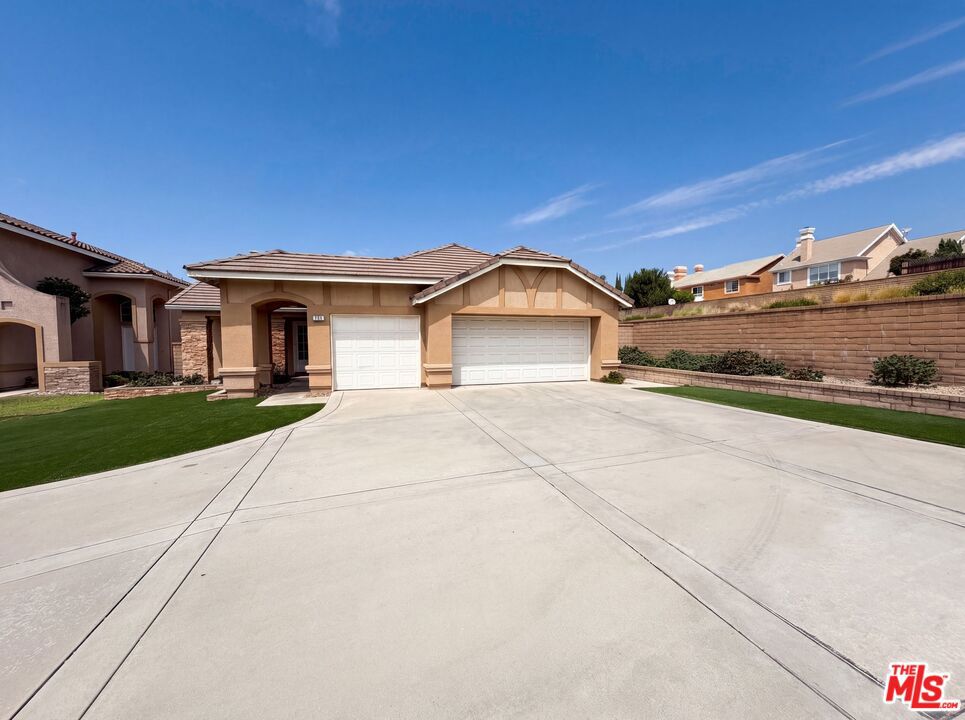 7102 Breno Place Property Photo 1