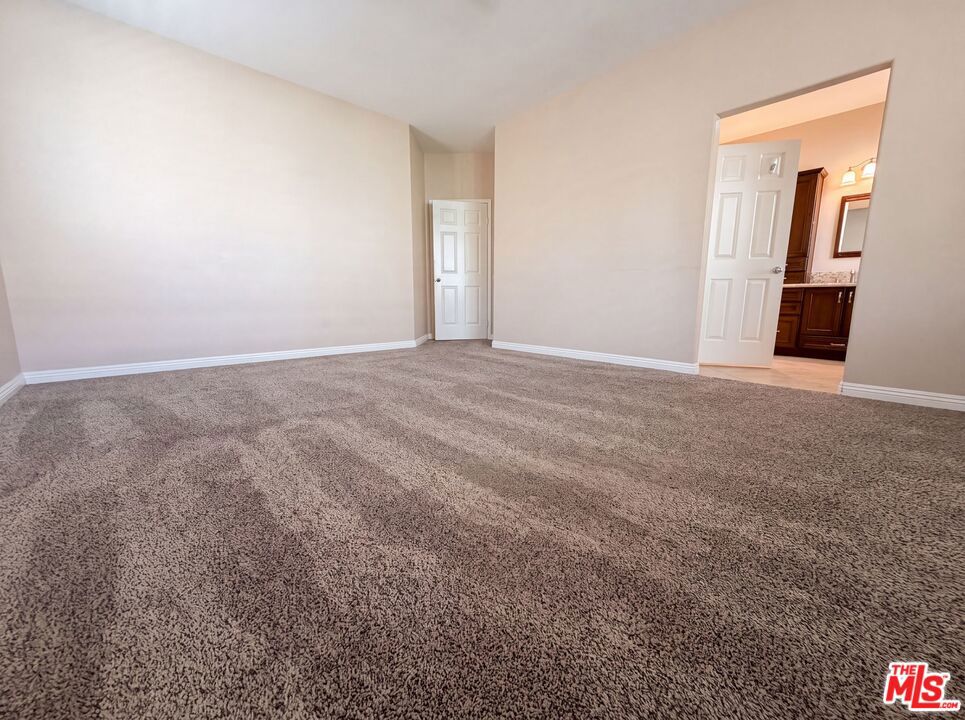 7102 Breno Place Property Photo 4