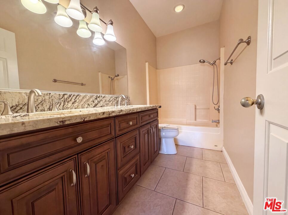 7102 Breno Place Property Photo 8