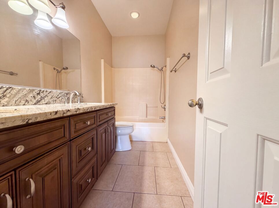 7102 Breno Place Property Photo 9