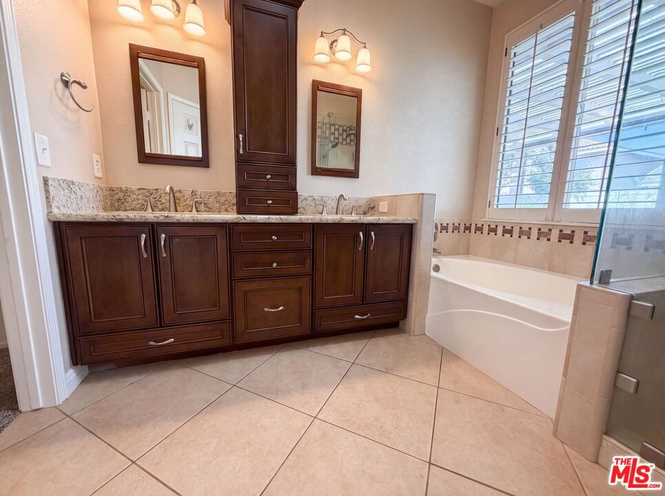 7102 Breno Place Property Photo 19