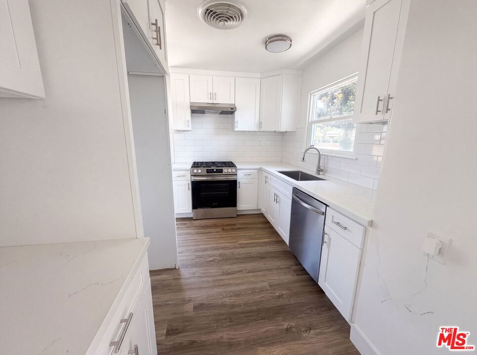 8015 Aldea Avenue Property Photo 2