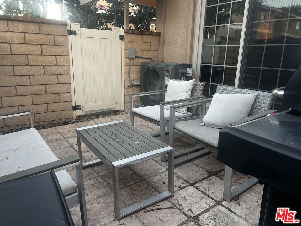 7825 Seaglen Drive Property Photo 7