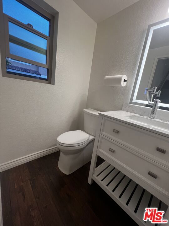 7825 Seaglen Drive Property Photo 10