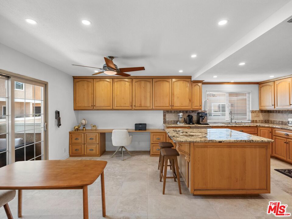 7825 Seaglen Drive Property Photo 14