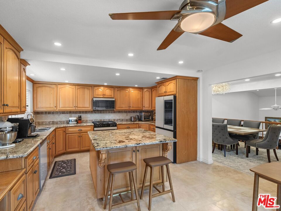 7825 Seaglen Drive Property Photo 15