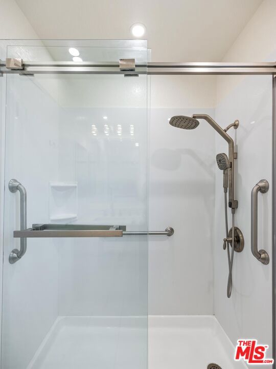 7825 Seaglen Drive Property Photo 35