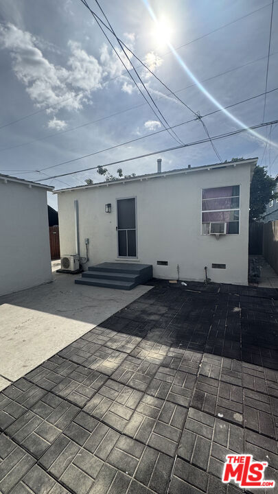9601 Alexander Avenue 1/2 Property Photo 1