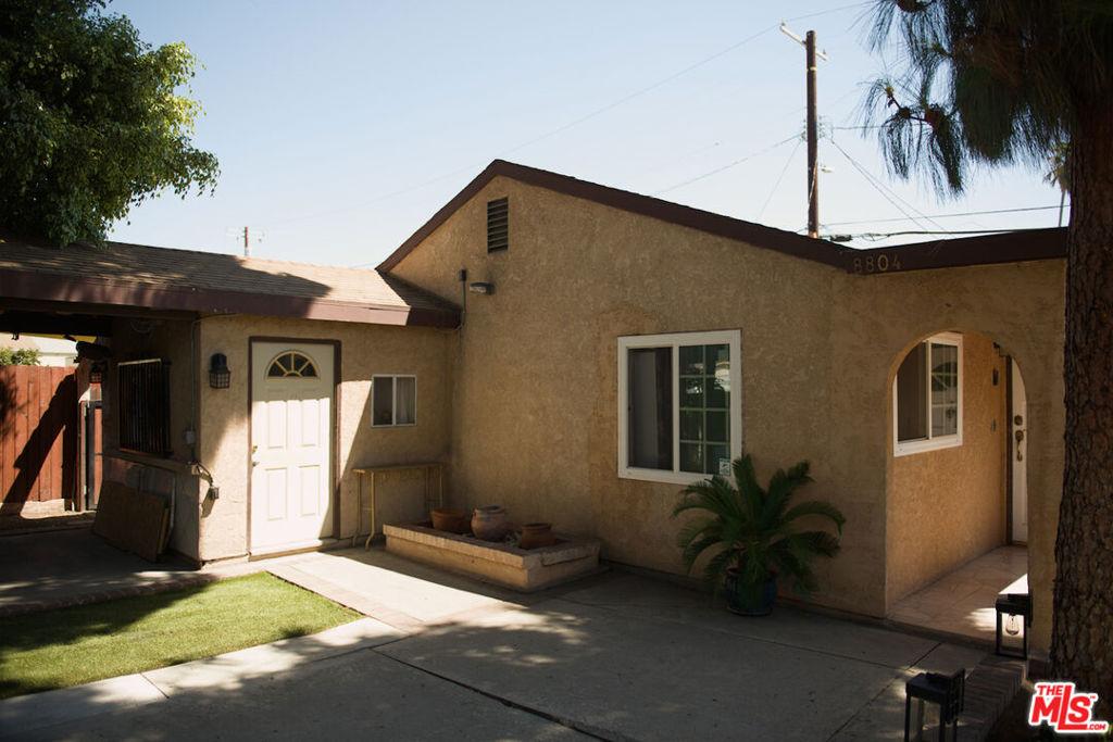 8804 Ilex Avenue Property Photo 1
