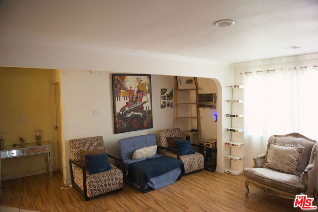 8804 Ilex Avenue Property Photo 7