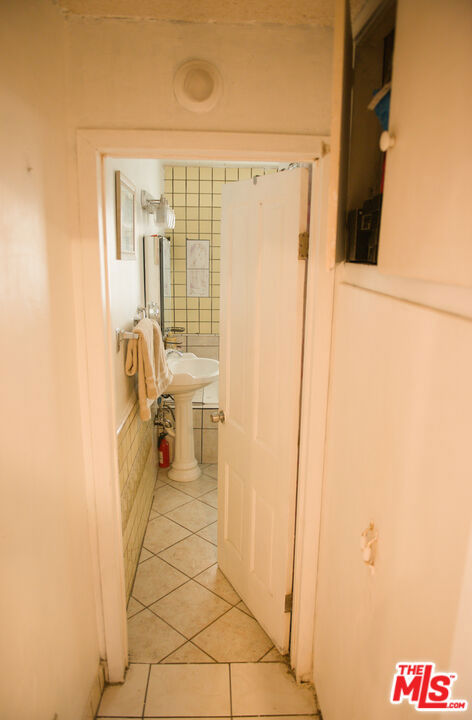 8804 Ilex Avenue Property Photo 14