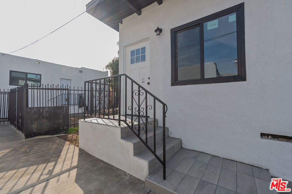 1341 W 94th Street Property Photo 5