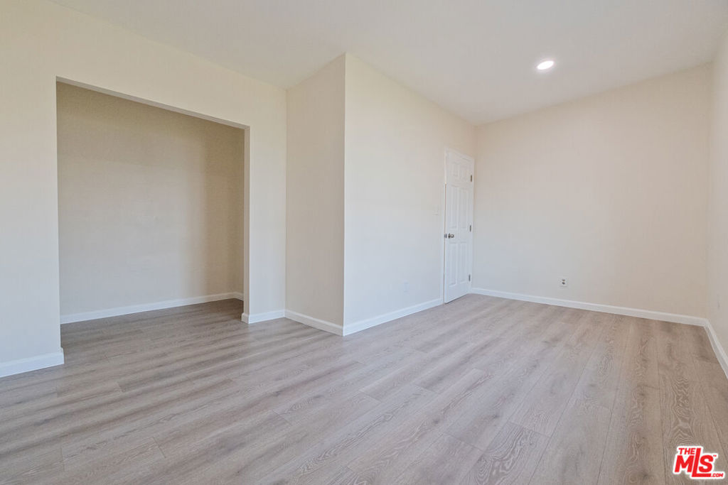 1341 W 94th Street Property Photo 7