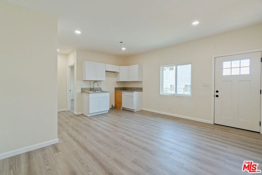1341 W 94th Street Property Photo 9