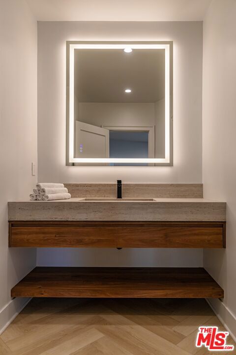 702 N Beverly Drive Property Photo 23