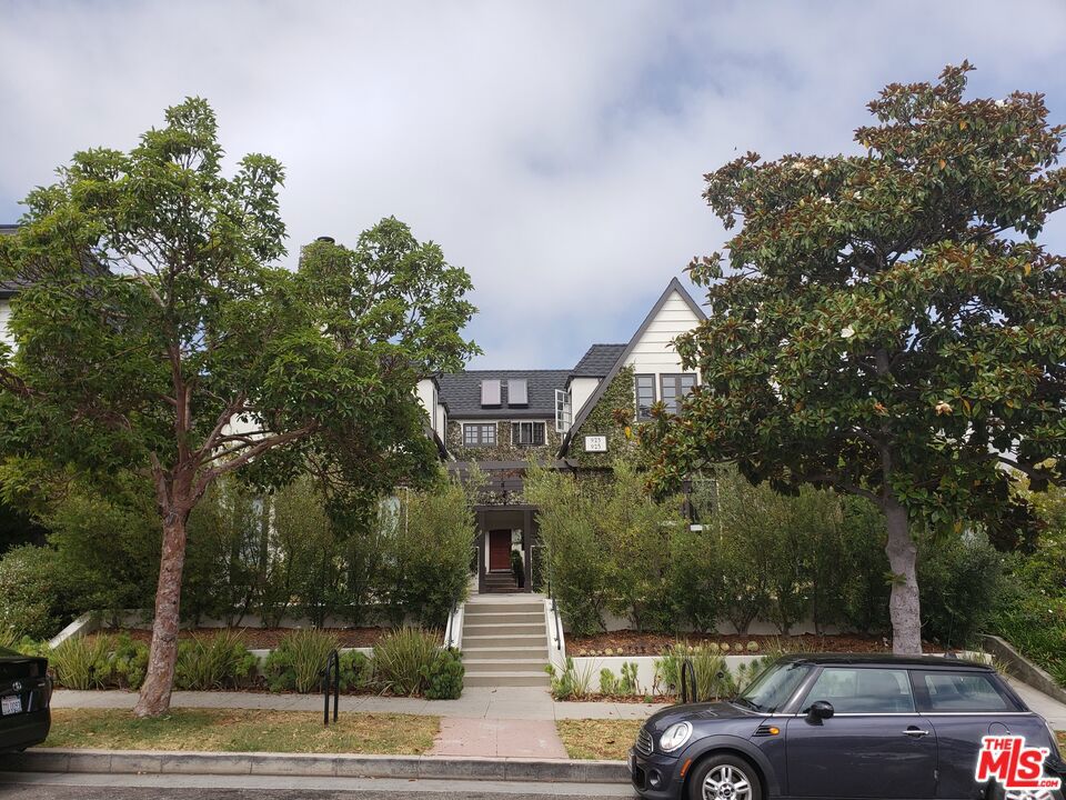 921 16th Street C Property Photo 1