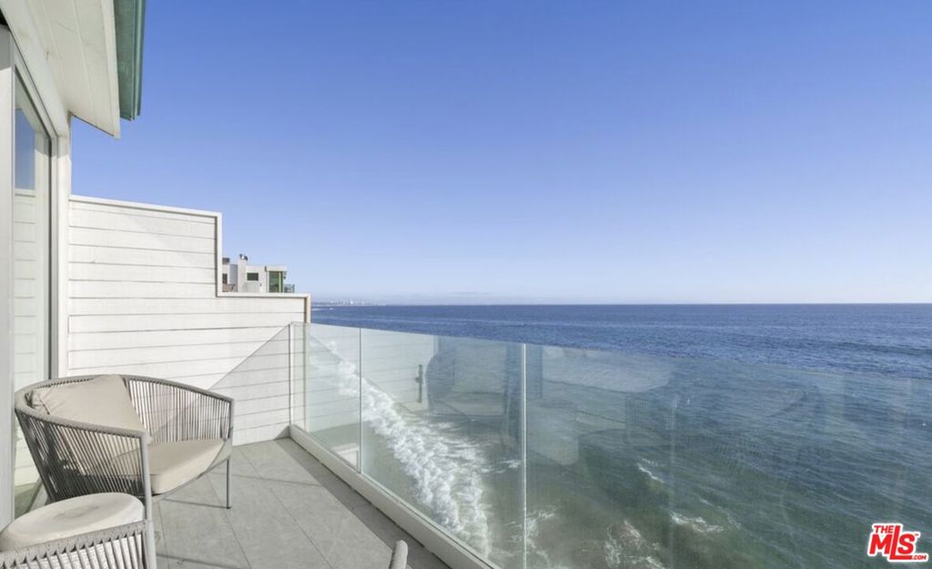 19240 Pacific Coast Highway Property Photo 4
