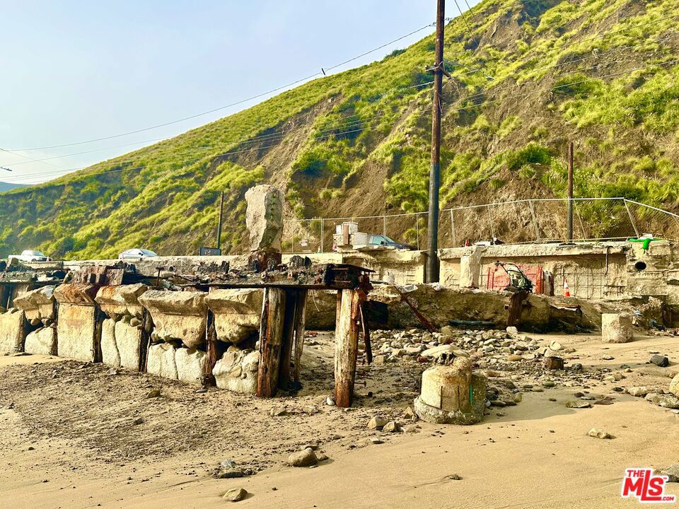 19240 Pacific Coast Highway Property Photo 12