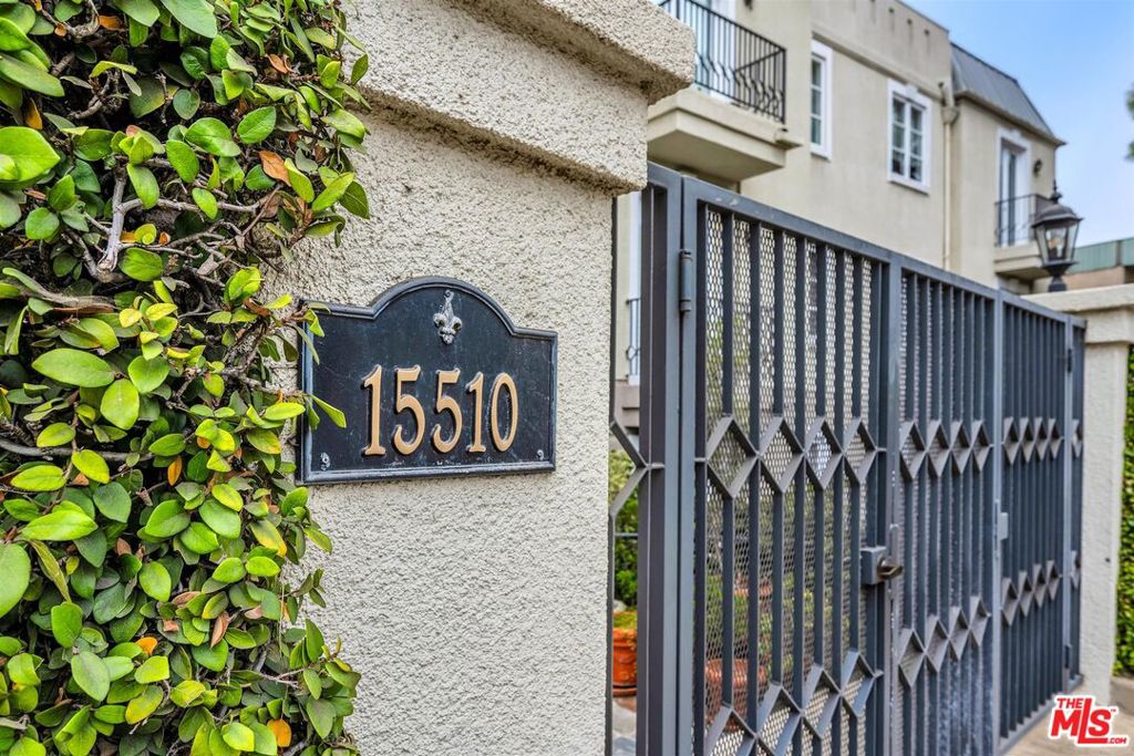 15510 W Sunset Boulevard 304 Property Photo 2