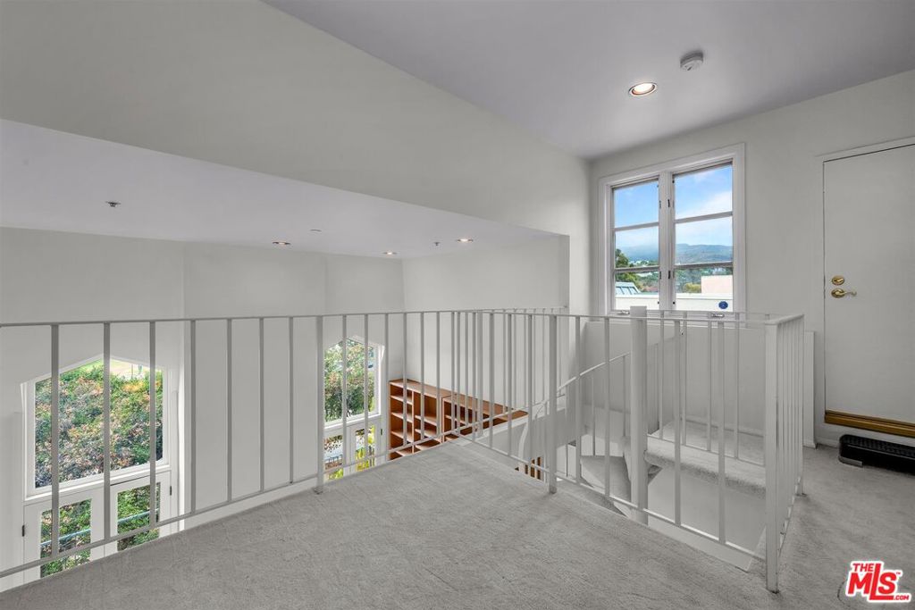 15510 W Sunset Boulevard 304 Property Photo 19