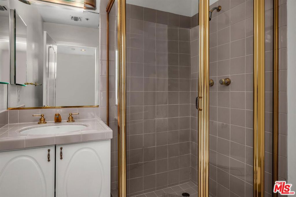 15510 W Sunset Boulevard 304 Property Photo 23