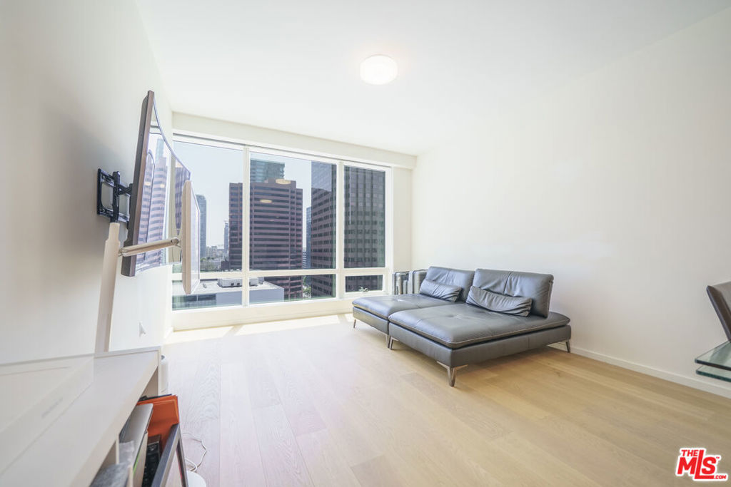 877 Francisco Street 1208 Property Photo 1