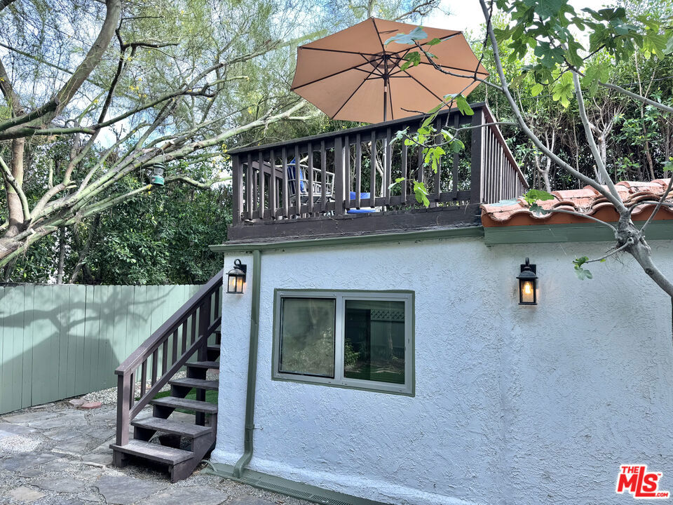 636 N Curson Avenue Property Photo 13